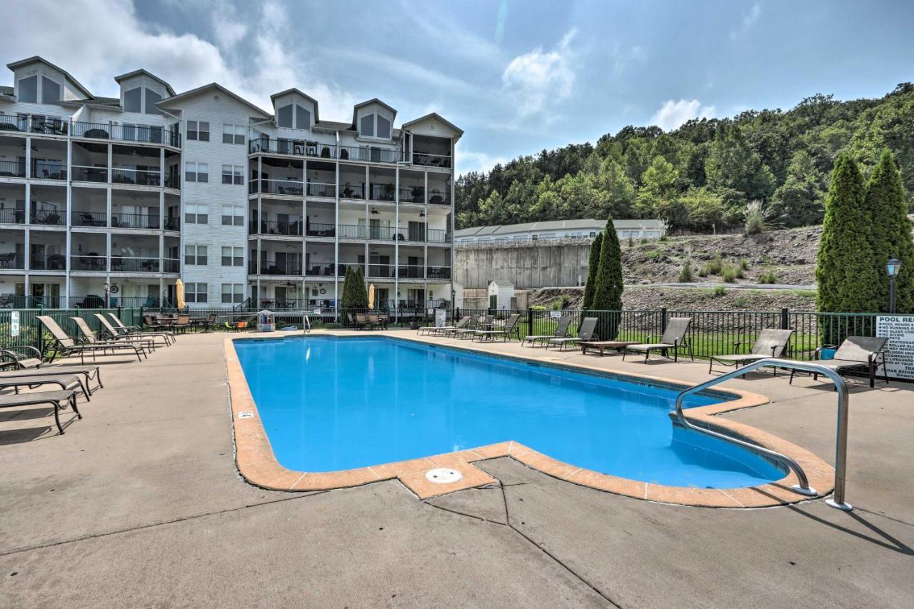 Lakefront Ozark Condo With Balcony And Seasonal Pool! Camdenton Exterior foto
